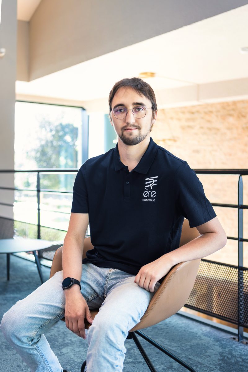 Ewen GUEGAN, technicien systèmes et réseaux chez Ere Numérique